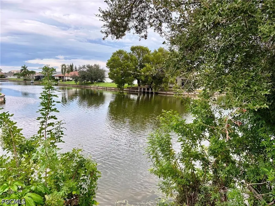 527 SE 15th Street, Cape Coral, FL 33990 - #3