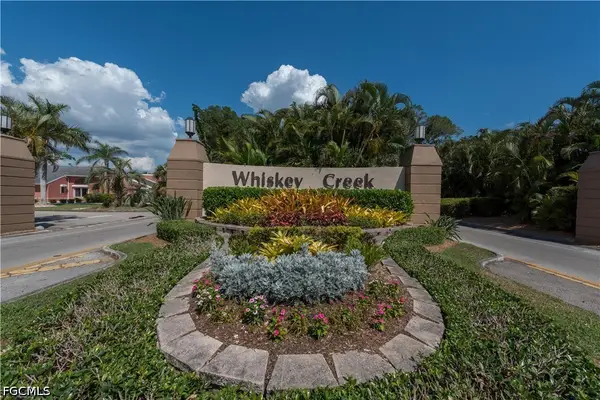 5586 Pendlewood Lane, Fort Myers, FL 33919
