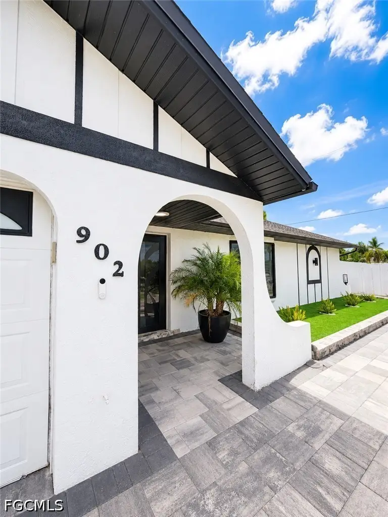 902 SE 21st Street, Cape Coral, FL 33990 - #2
