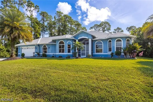 812 Mcarthur Avenue, Lehigh Acres, FL 33936