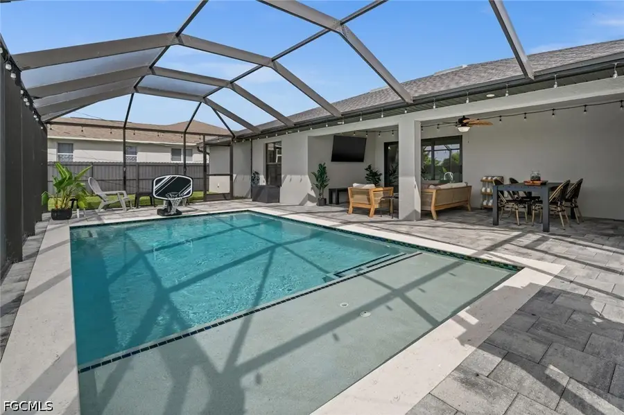322 NW 5th Street, Cape Coral, FL 33993 - #2