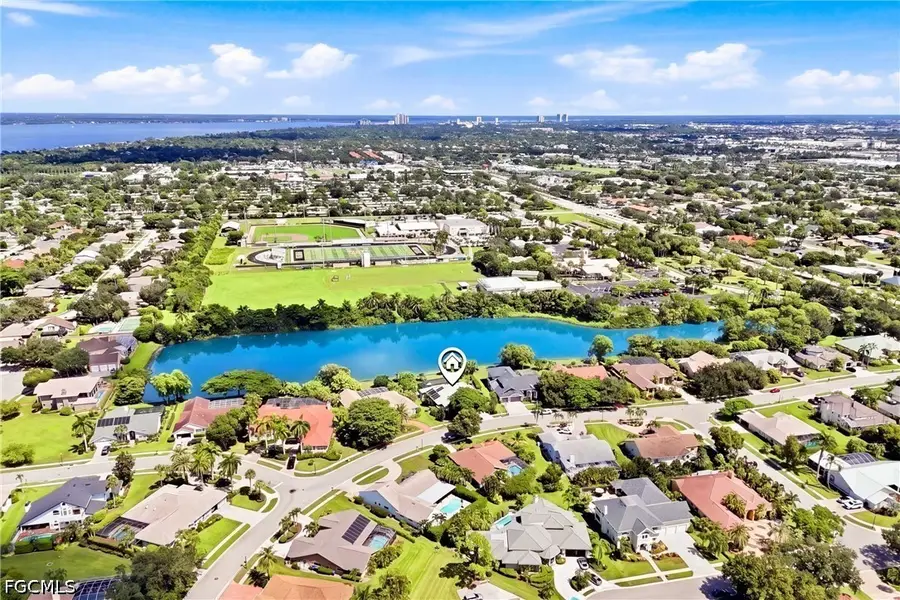 40 Timberland Circle N, Fort Myers, FL 33919 - #2