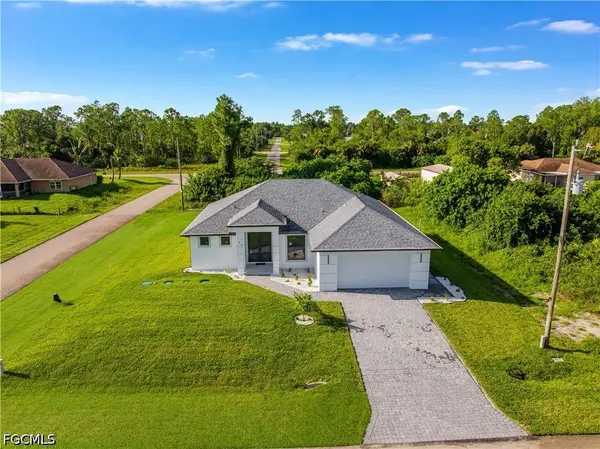 736 Chambers Street E, Lehigh Acres, FL 33974