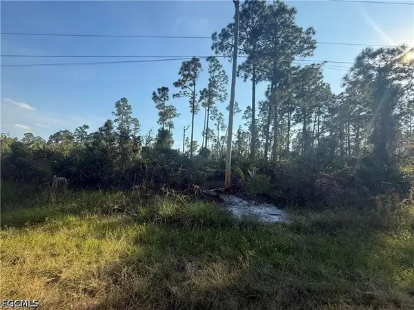 1086 Ainsworth Street E, Lehigh Acres, FL 33974