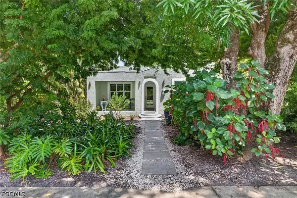 817/825 Julia Street, Fort Myers, FL 33916