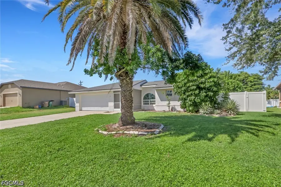 105 SE 44th Terrace, Cape Coral, FL 33904 - #2