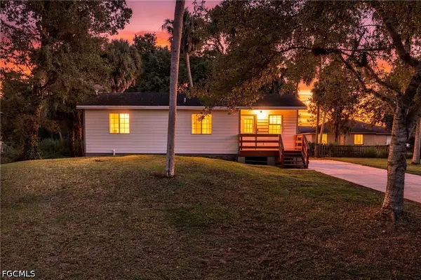 3711 Teakwood Street, Fort Myers, FL 33905