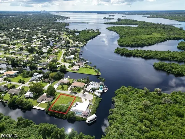 354 Morse Plaza, Fort Myers, FL 33905