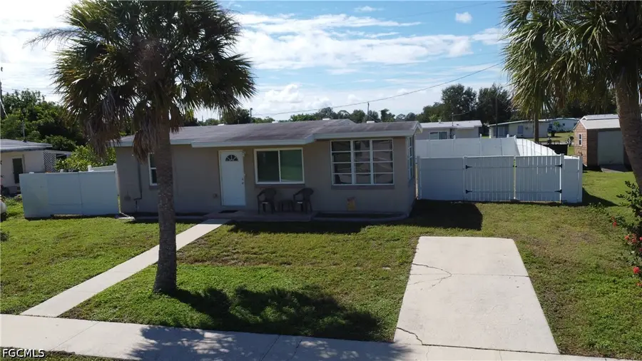 21067 Gladis Avenue, Port Charlotte, FL 33952 - #2