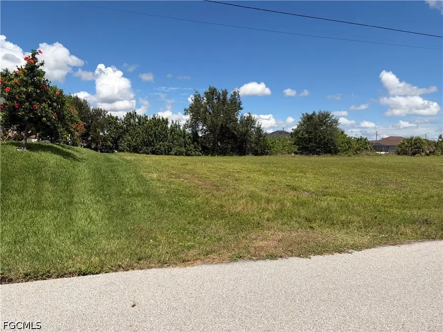401 NW 8th Terrace, Cape Coral, FL 33993 - #2