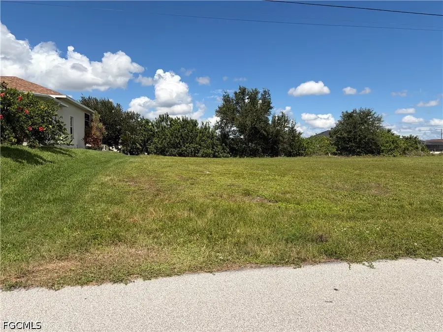 401 NW 8th Terrace, Cape Coral, FL 33993 - #3