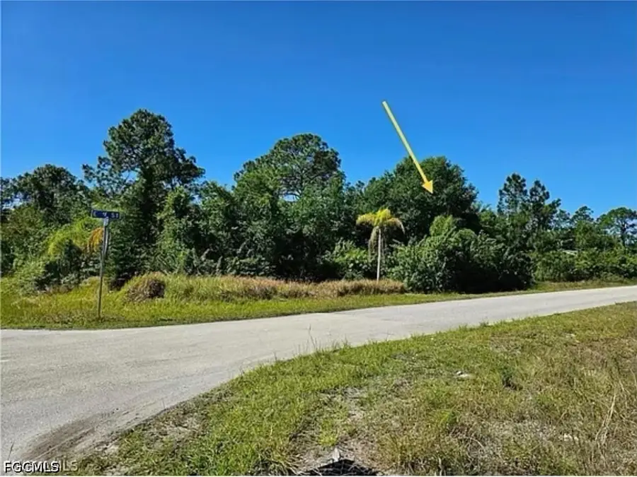 2404 E 9th Street, Lehigh Acres, FL 33936 - #2