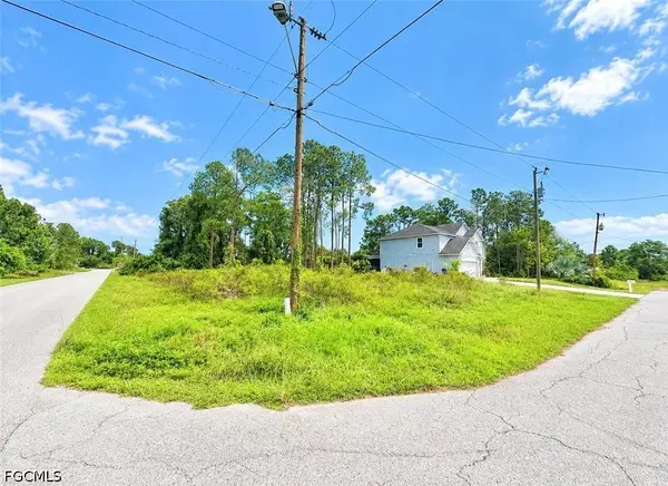 3704 3rd Street Sw, Lehigh Acres, FL 33976