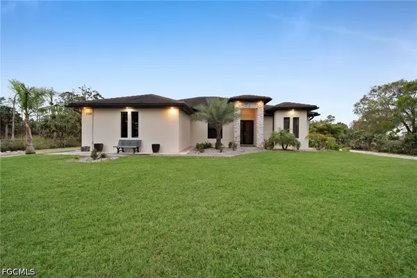 2330 6th Avenue Ne, Naples, FL 34120