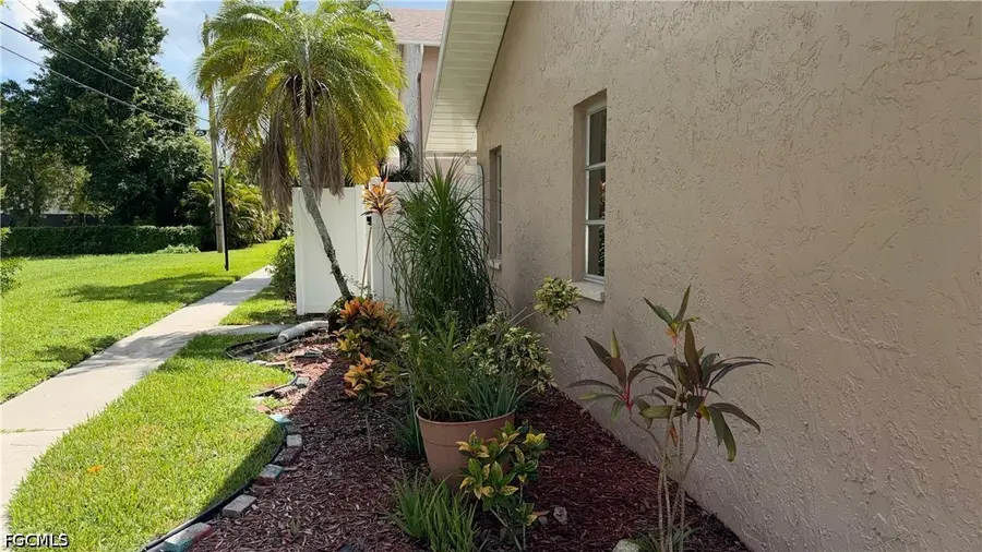 1103 SE 8th Terrace #B, Cape Coral, FL 33990 - #3