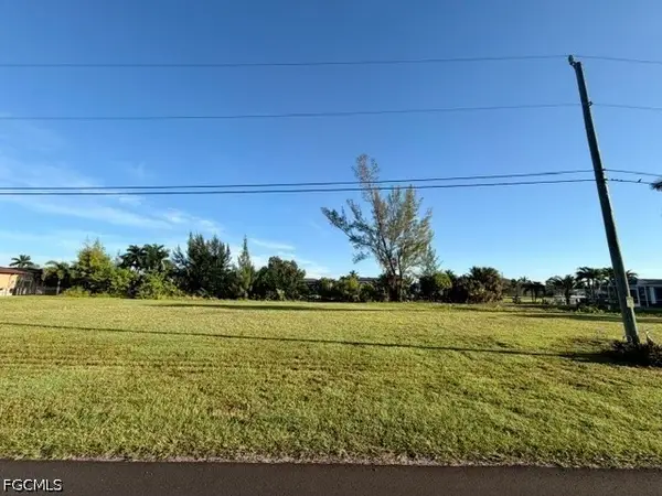 315 SE 29th Terrace, Cape Coral, FL 33904