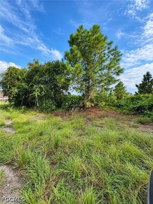 3703 40th Street Sw, Lehigh Acres, FL 33976