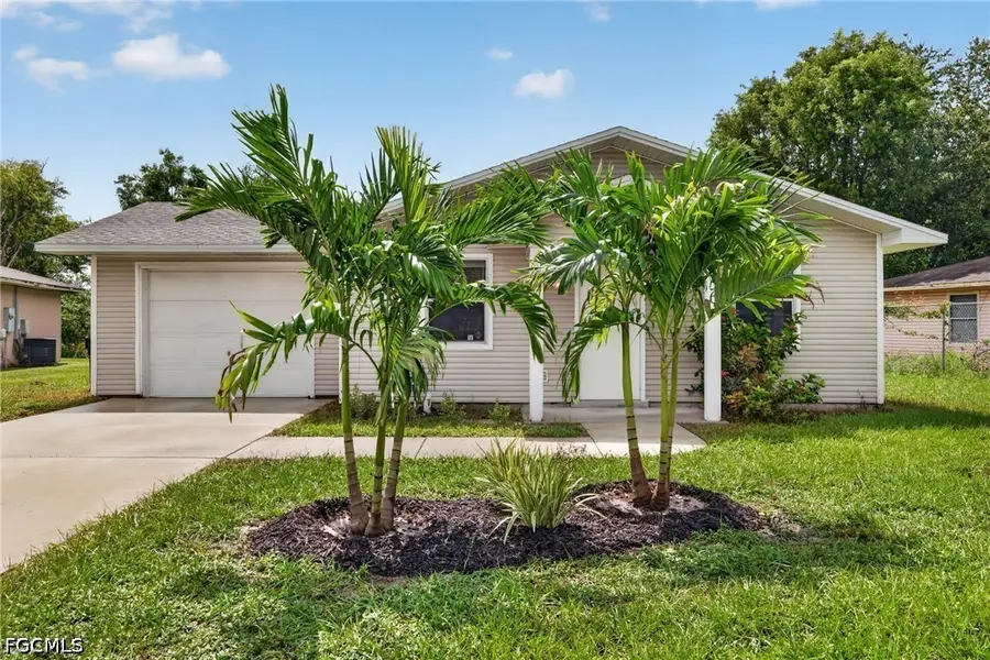 3656 Suntrust Drive, Fort Myers, FL 33916 - #2