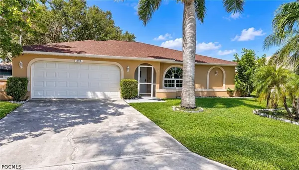 302 SE 1st Place, Cape Coral, FL 33990