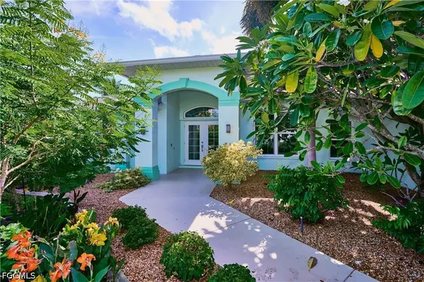3903 SW 1st Place, Cape Coral, FL 33914