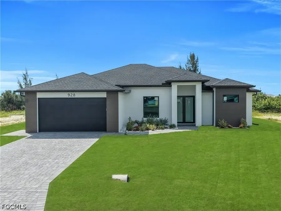 928 NE 1st Place, Cape Coral, FL 33909 - #2