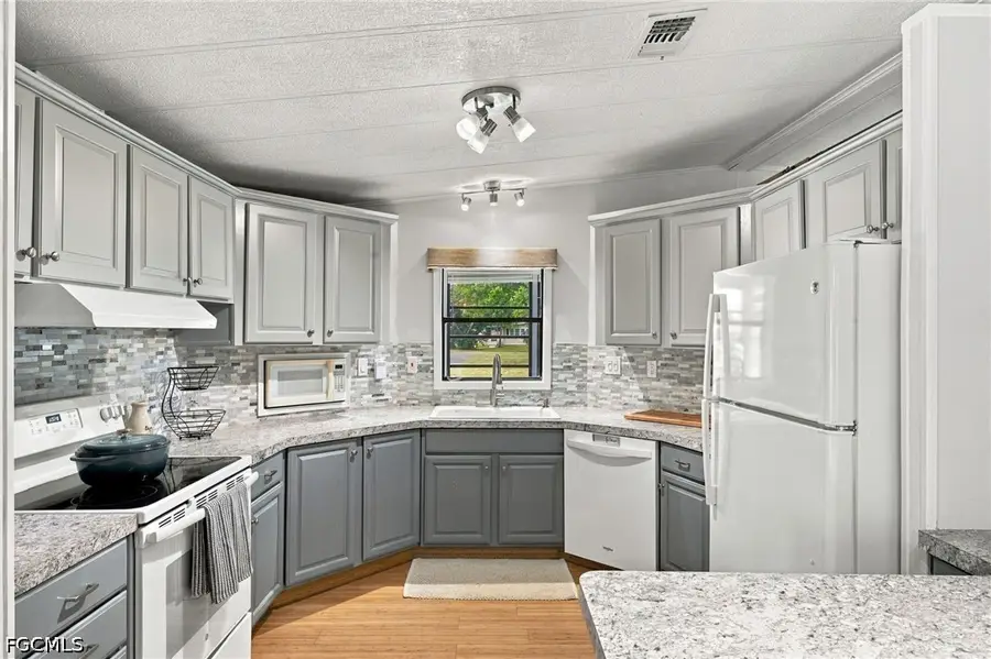 105 Calais Court, Naples, FL 34112 - #3