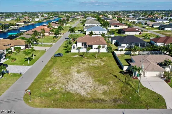 309 NW 35th Place, Cape Coral, FL 33993