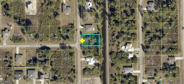 511 Hawthorne Avenue S, Lehigh Acres, FL 33974