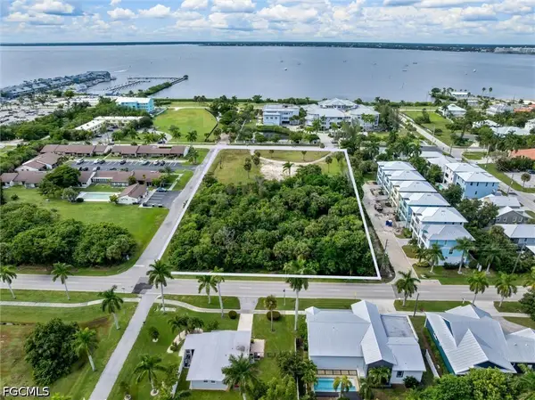 925 W Marion Avenue, Punta Gorda, FL 33950