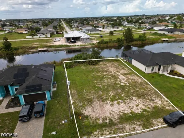 701 NW 8th Terrace, Cape Coral, FL 33993