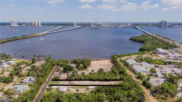 1069 River Road, North Fort Myers, FL 33903