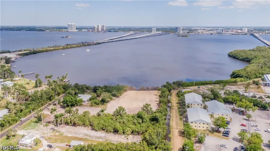 1069 River Road, North Fort Myers, FL 33903 - #2