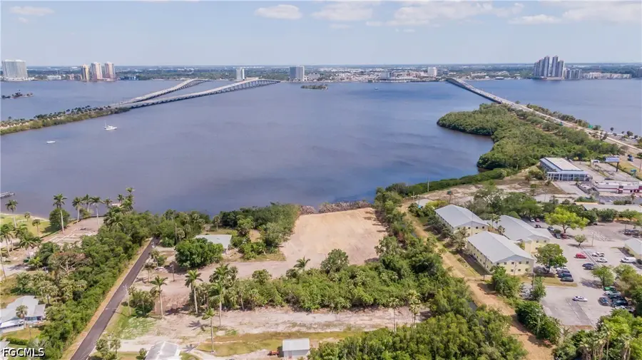 1069 River Road, North Fort Myers, FL 33903 - #3