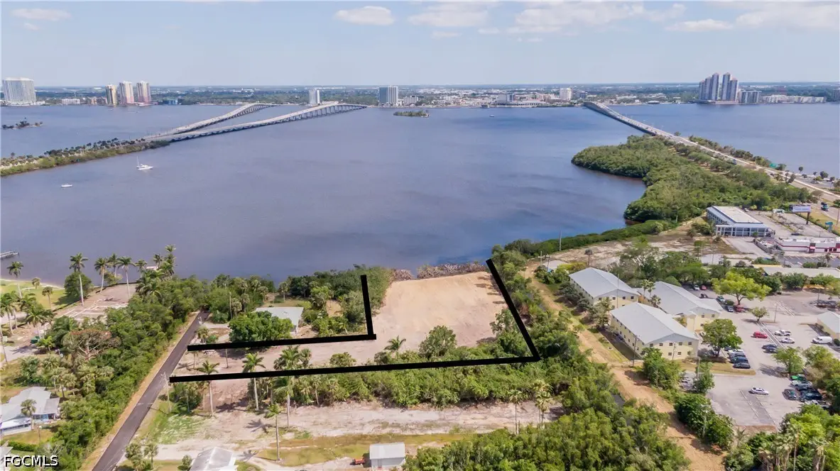 1059 River Road, North Fort Myers, FL 33903 - #1