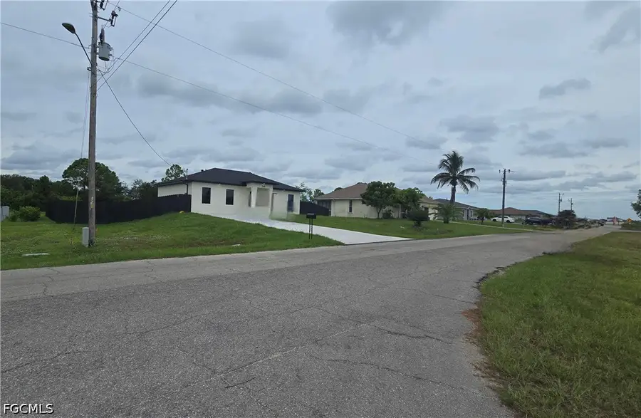 368 Charwood Avenue S, Lehigh Acres, FL 33974 - #3