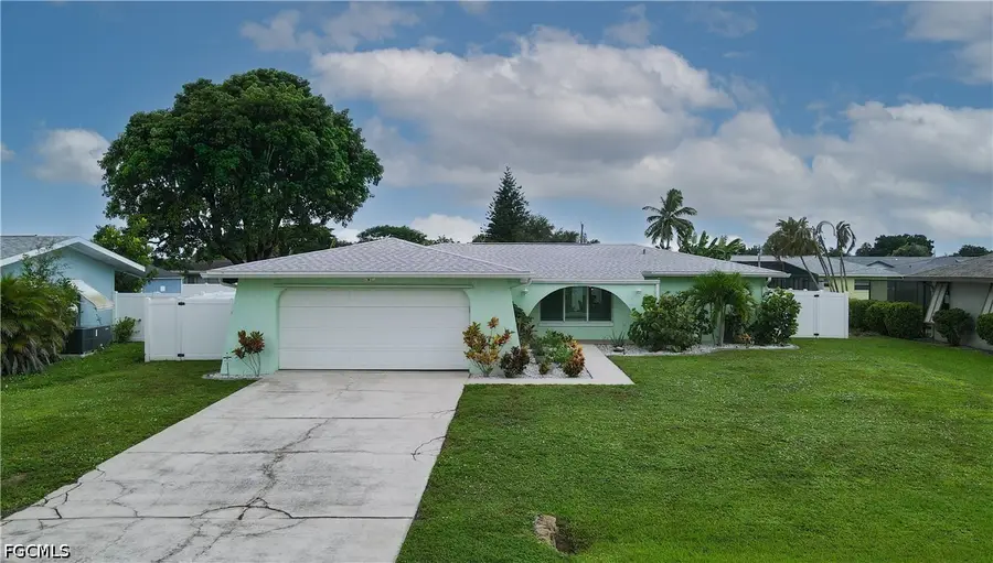 3820 SE 10th Place, Cape Coral, FL 33904 - #2
