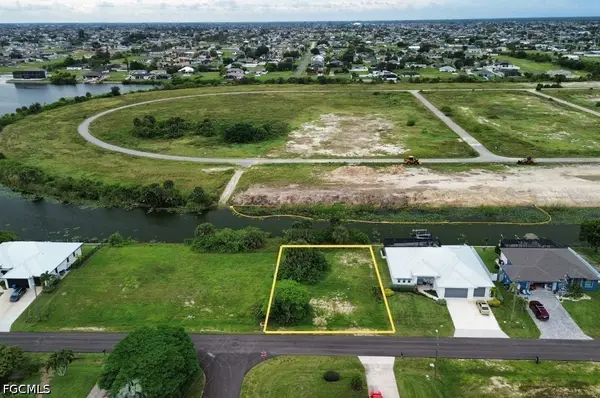 2118 NE 13th Avenue, Cape Coral, FL 33909