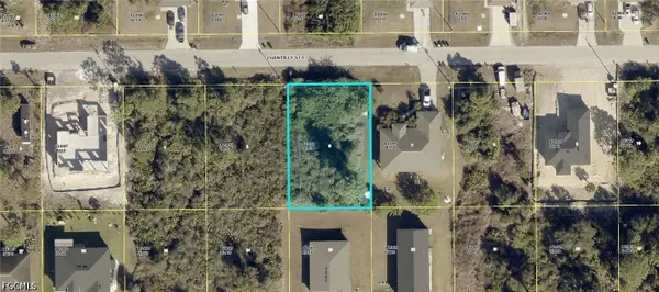 858 Chantilly Street E, Lehigh Acres, FL 33974