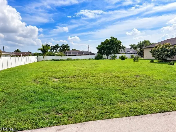 1124 SE 31st Terrace, Cape Coral, FL 33904