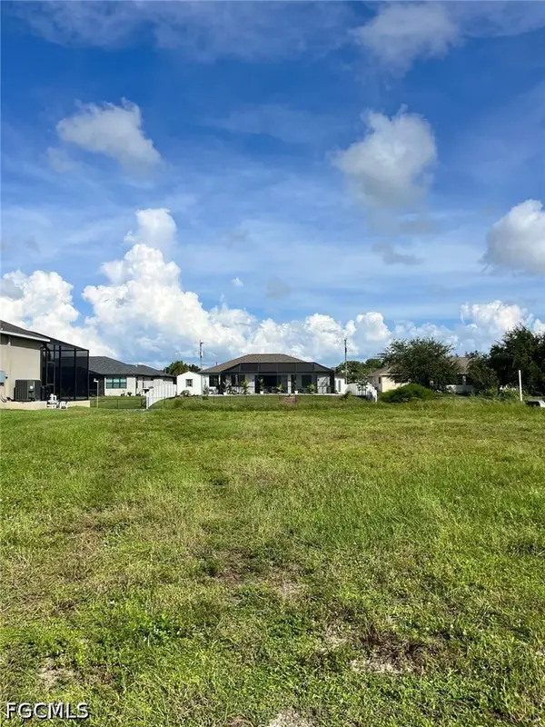 2001 Surfside Boulevard, Cape Coral, FL 33991