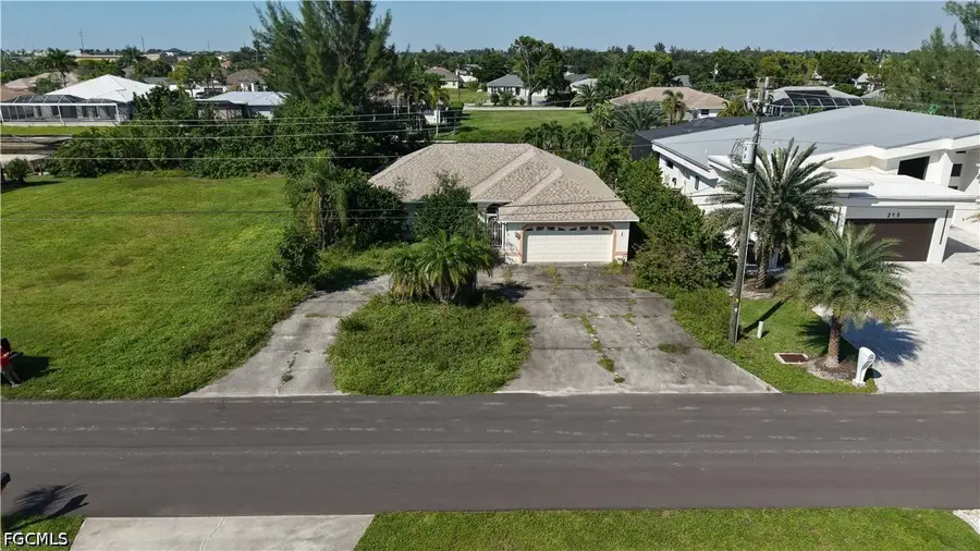 209 SE 28th Terrace, Cape Coral, FL 33904 - #2