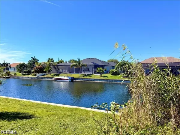 1330 SW Santa Barbara Place, Cape Coral, FL 33991