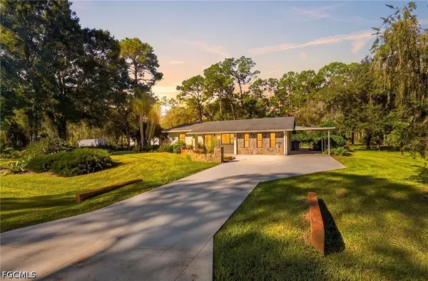1319 Broadway Avenue, Lehigh Acres, FL 33972