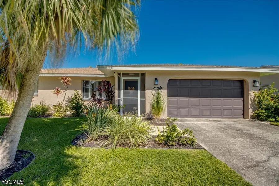 513 SE 34th Street, Cape Coral, FL 33904 - #2
