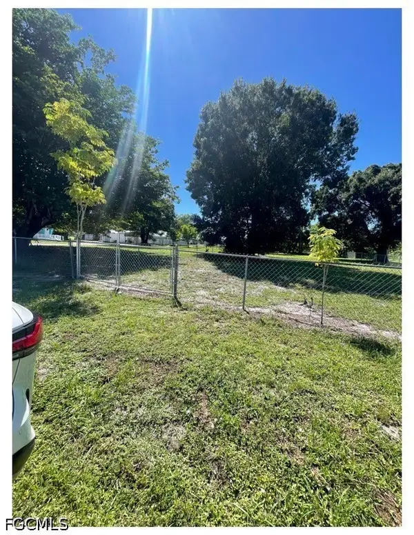 228 Maria Street, Fort Myers, FL 33916