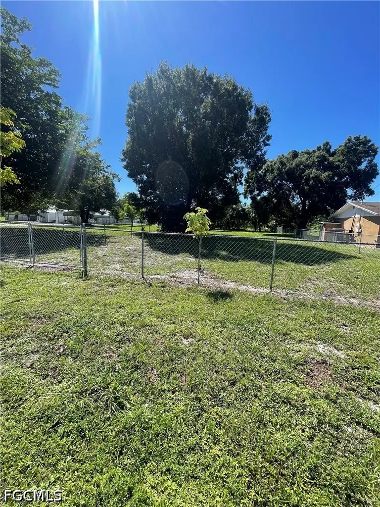 228 Maria Street, Fort Myers, FL 33916 - #3