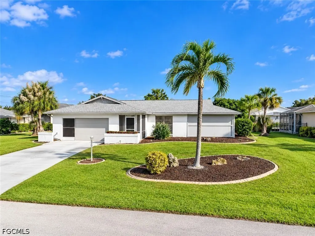 907 SE 33rd Terrace, Cape Coral, FL 33904 - #1