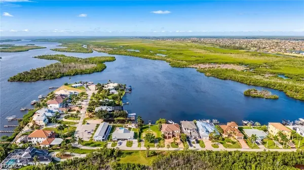 12190 Shoreview Drive, Matlacha, FL 33993