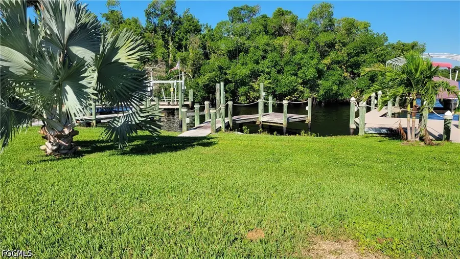 336 Shoreland Drive, Fort Myers, FL 33905 - #3