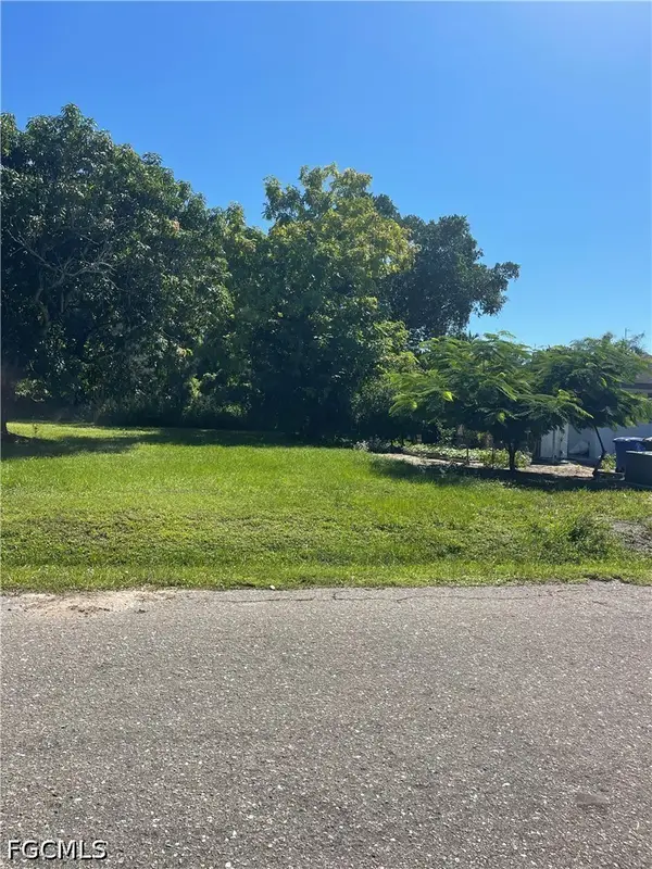 2901 Cocos Avenue, Fort Myers, FL 33901